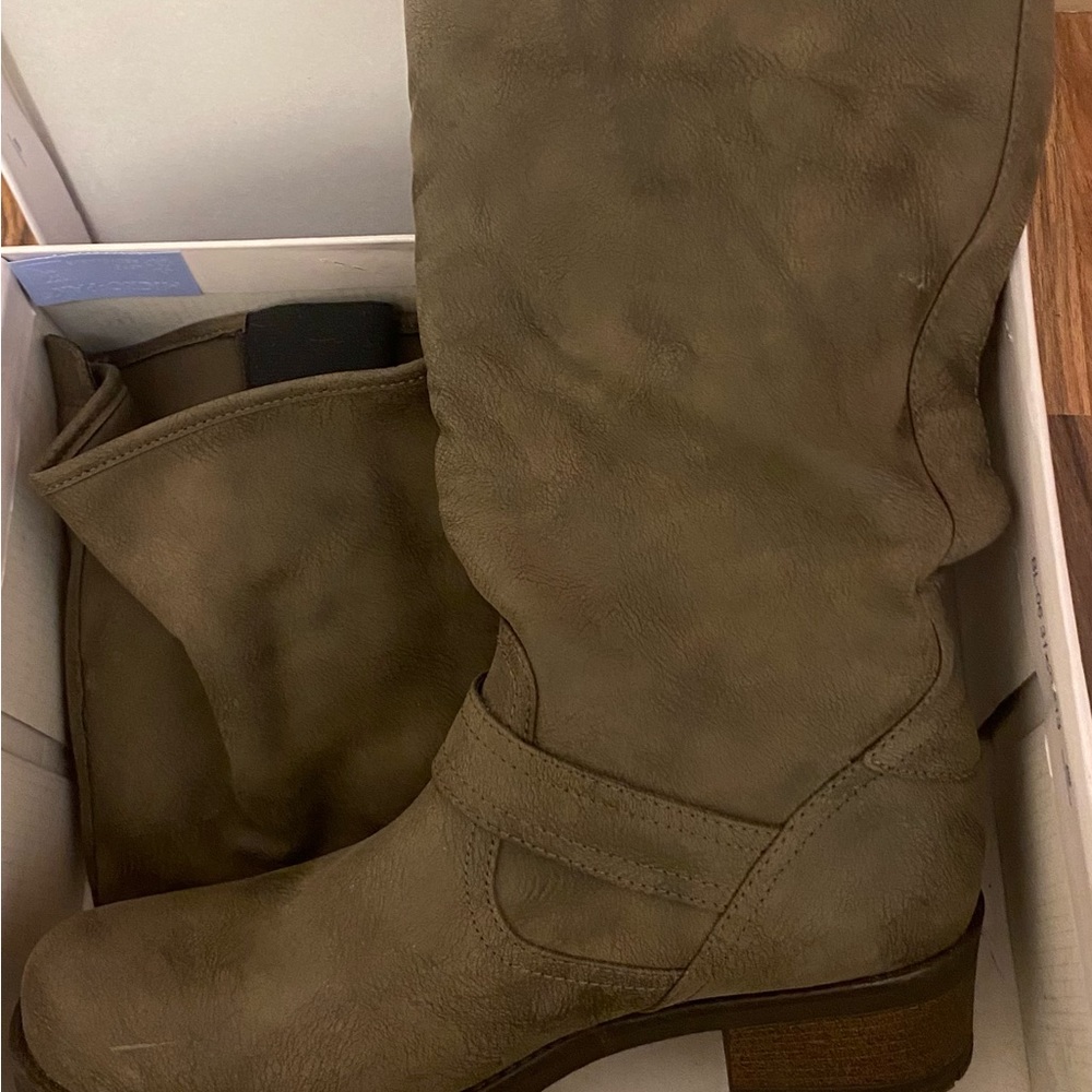 Women’s Calf Length Boots